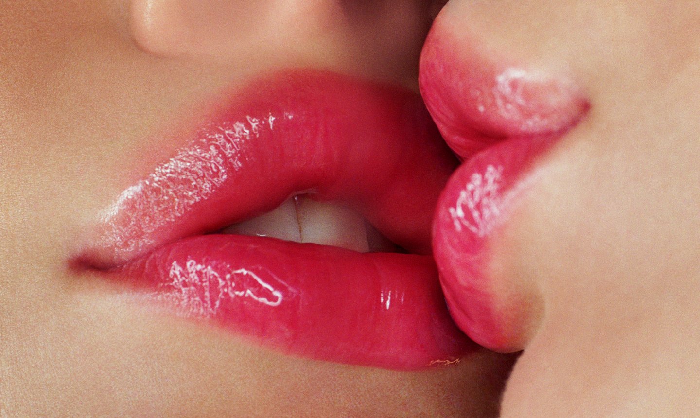 "MOUTH REFLECTED IN A MIRROR" — LOS ANGELES (CA) 1999 — REFLECTIONS — ARCHIVAL PIGMENT PRINT